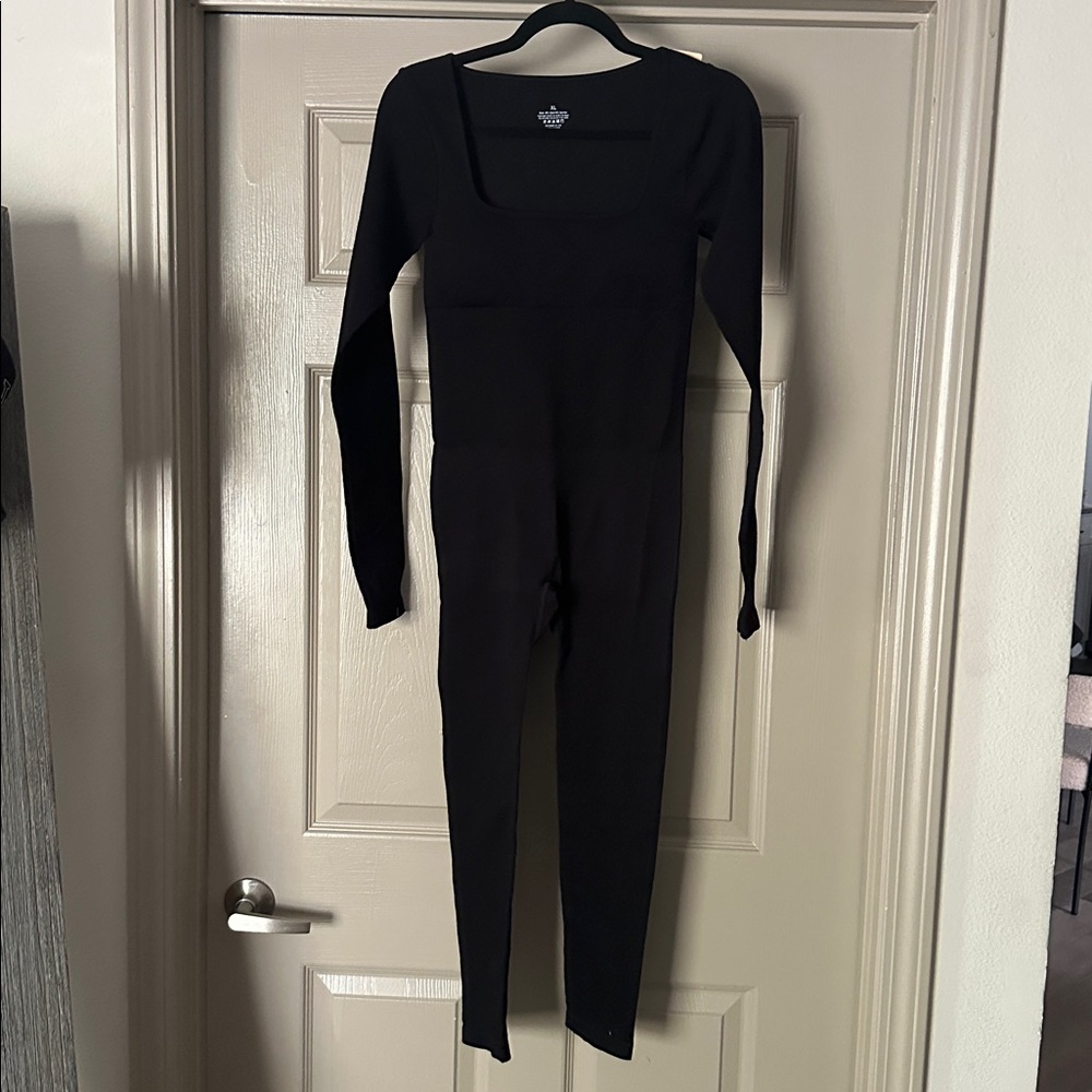 Popilush | Ribbed Long Sleeve Tummy Control Jumpsuit - Picture 3 of 9
